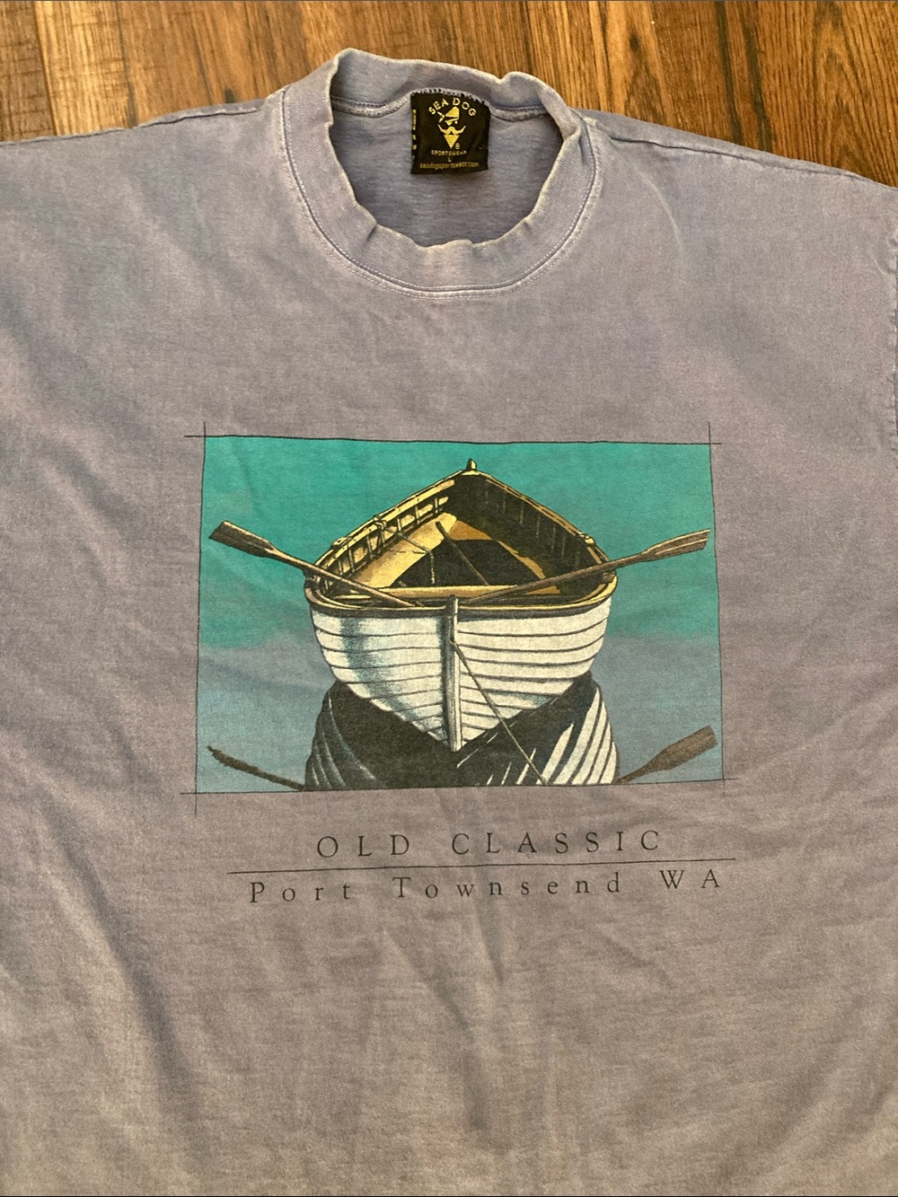 OLD CLASSIC Port Townsend WA Men's Graphic Crewneck Shirt - Light Lavender